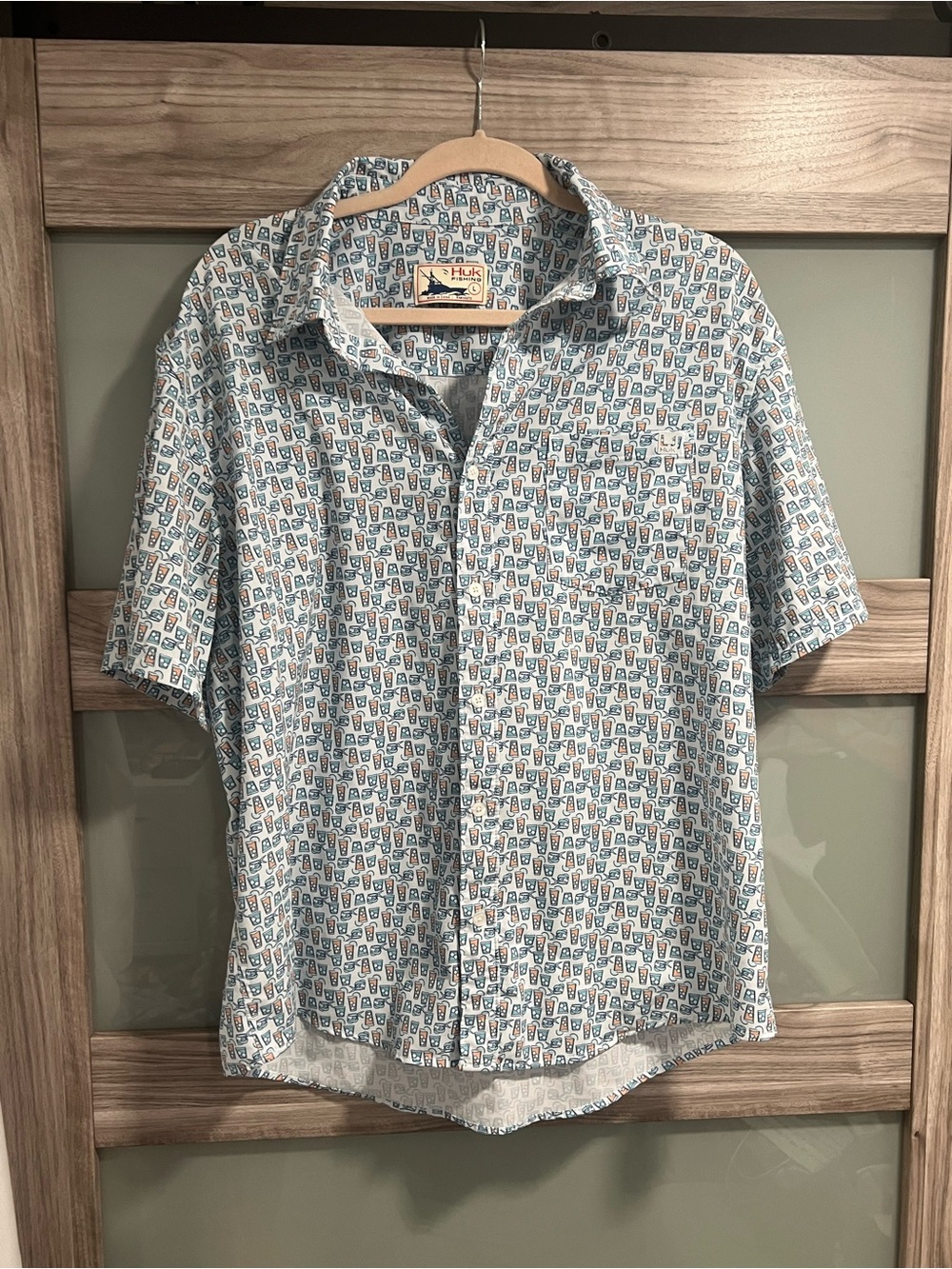 Huk Men’s Short Sleeve Button-Up Shirt in Light Blue and White Print